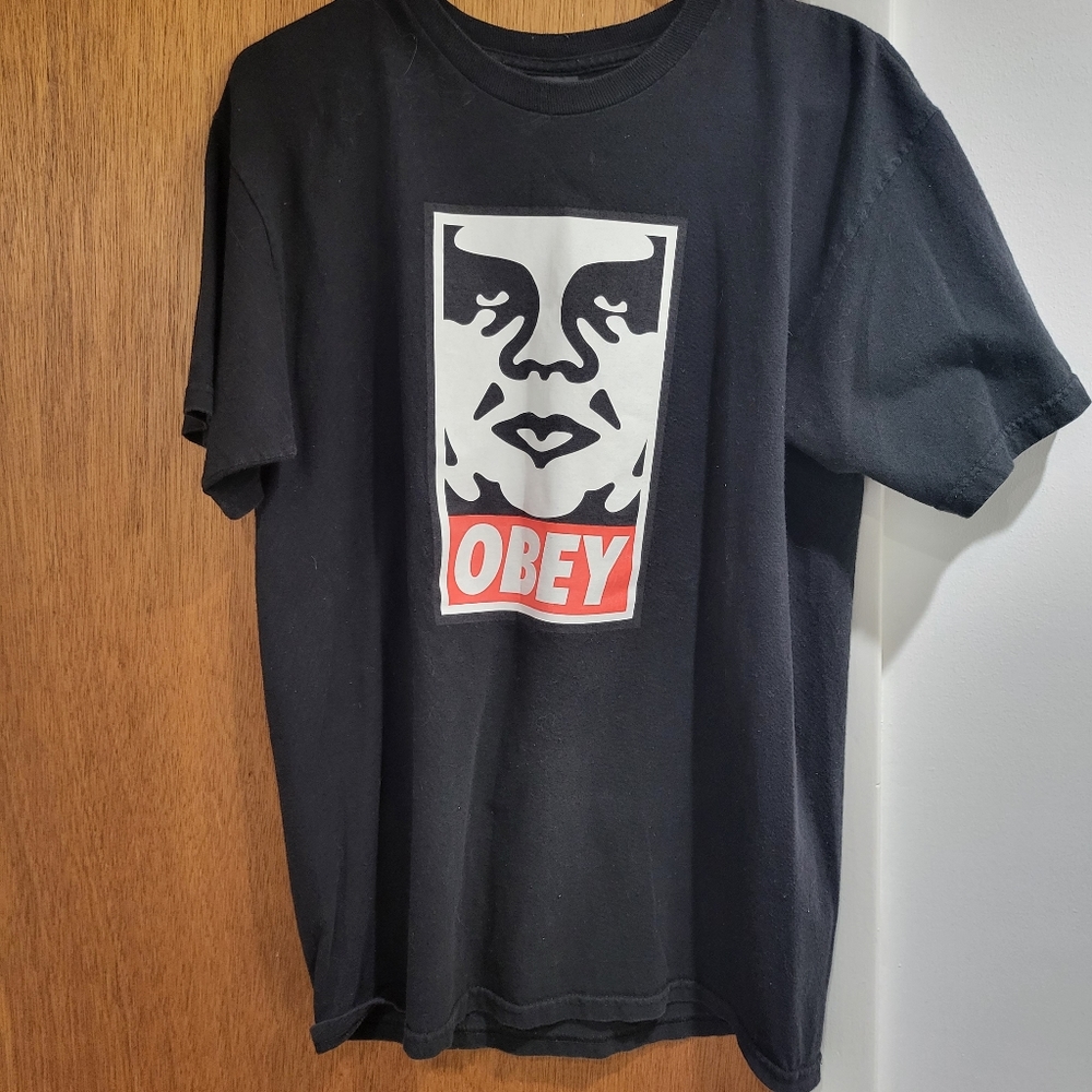 Obey Black t shirt Medium